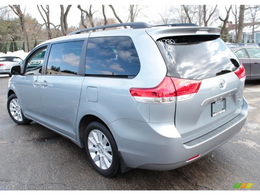 2011 Sienna LE AWD - Silver Sky Metallic / Light Gray photo #11