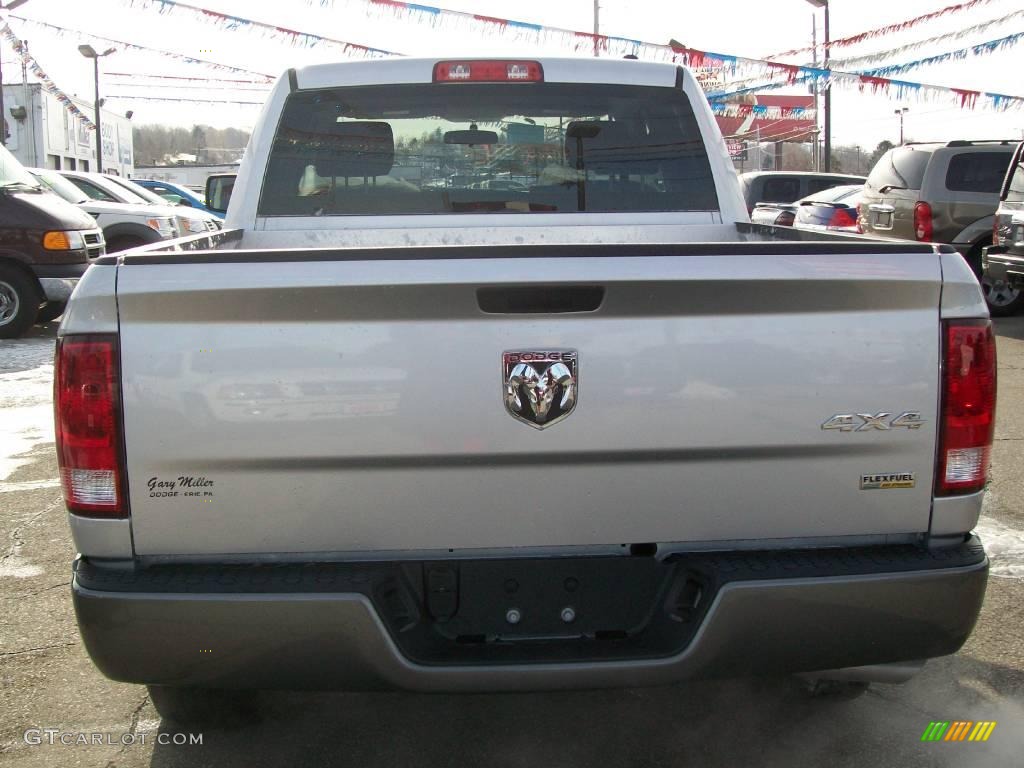 2009 Ram 1500 ST Quad Cab 4x4 - Bright Silver Metallic / Dark Slate/Medium Graystone photo #4