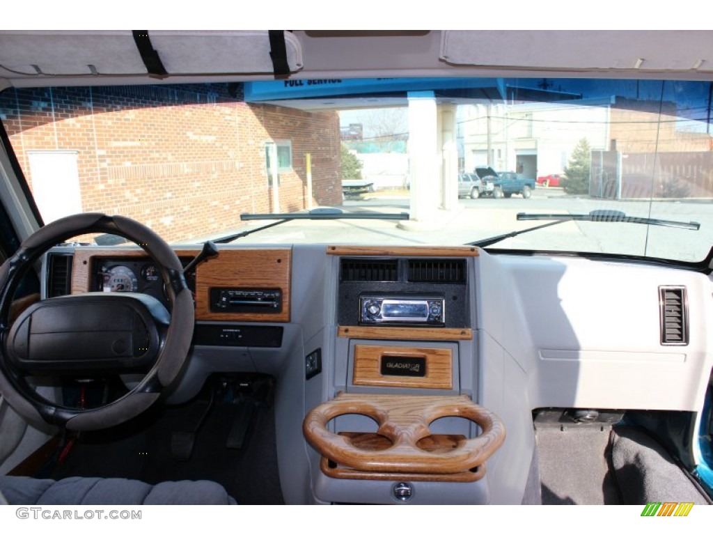 1995 Chevy Van G20 Passenger Conversion - Emerald Green Metallic / Gray photo #18