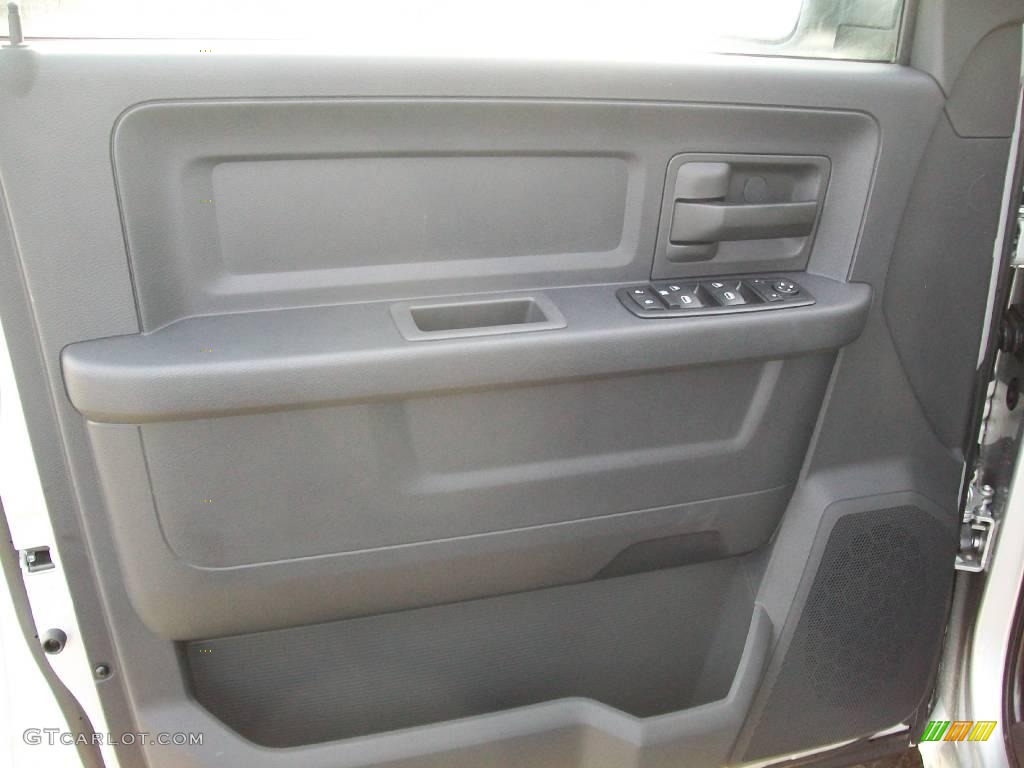 2009 Ram 1500 ST Quad Cab 4x4 - Bright Silver Metallic / Dark Slate/Medium Graystone photo #10