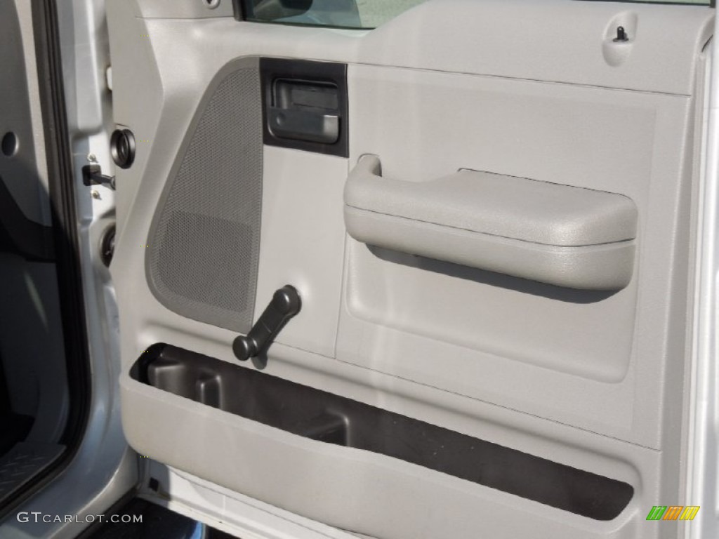 2005 F150 STX SuperCab - Silver Metallic / Medium Flint Grey photo #18