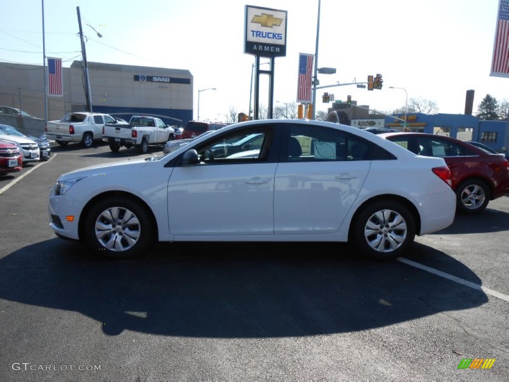 2013 Cruze LS - Summit White / Jet Black/Medium Titanium photo #4
