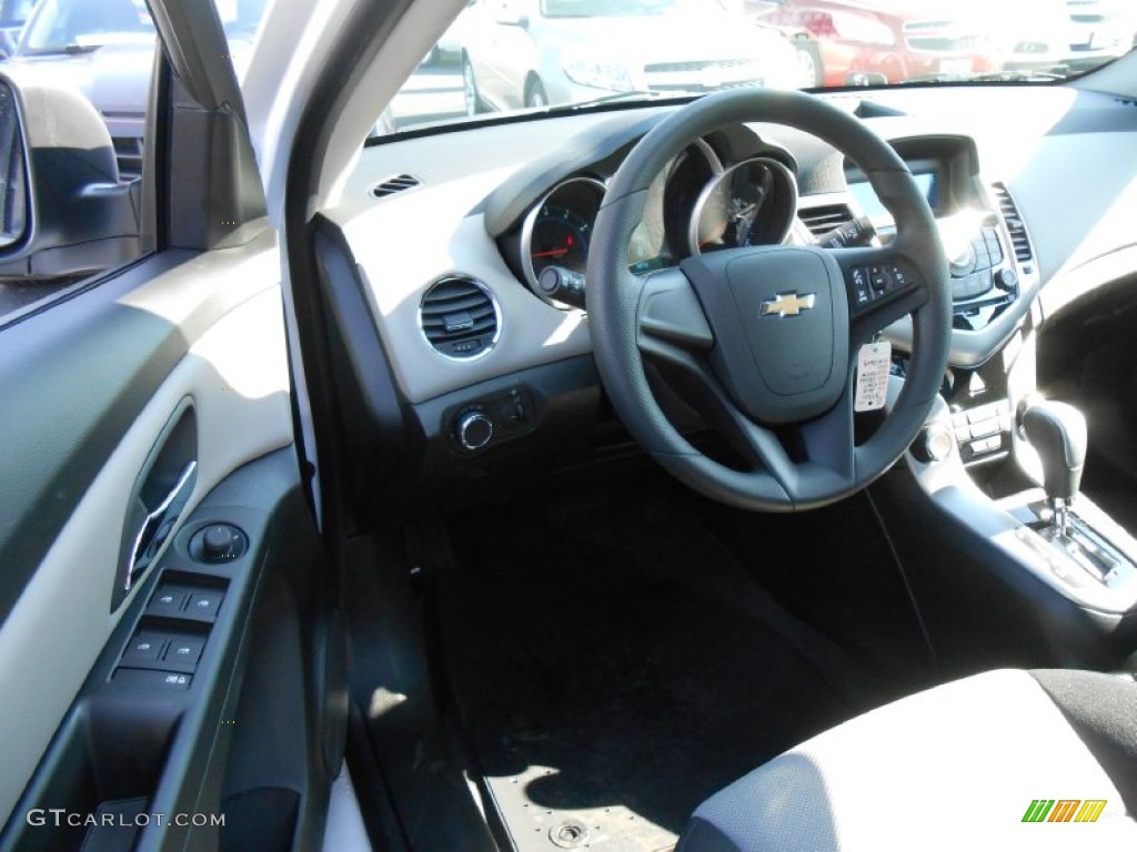 2013 Cruze LS - Summit White / Jet Black/Medium Titanium photo #7