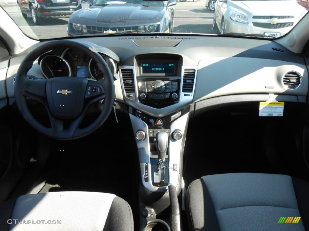 2013 Cruze LS - Summit White / Jet Black/Medium Titanium photo #10