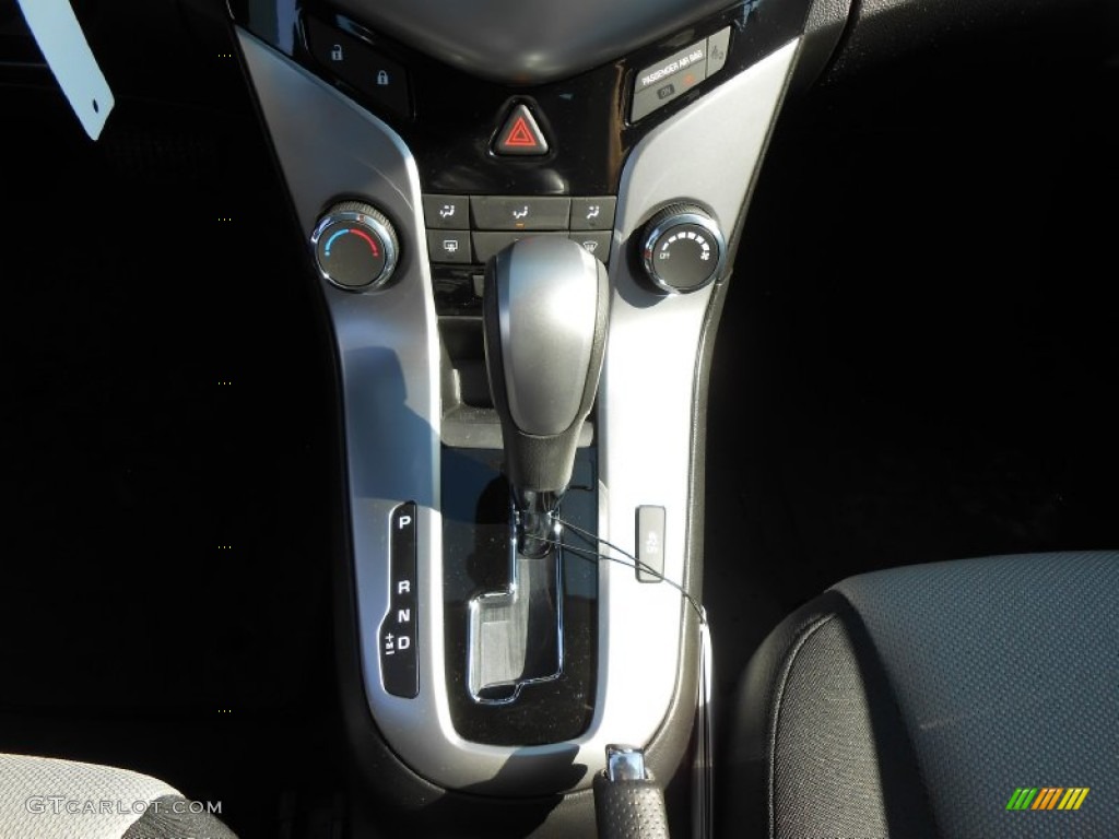 2013 Cruze LS - Summit White / Jet Black/Medium Titanium photo #13