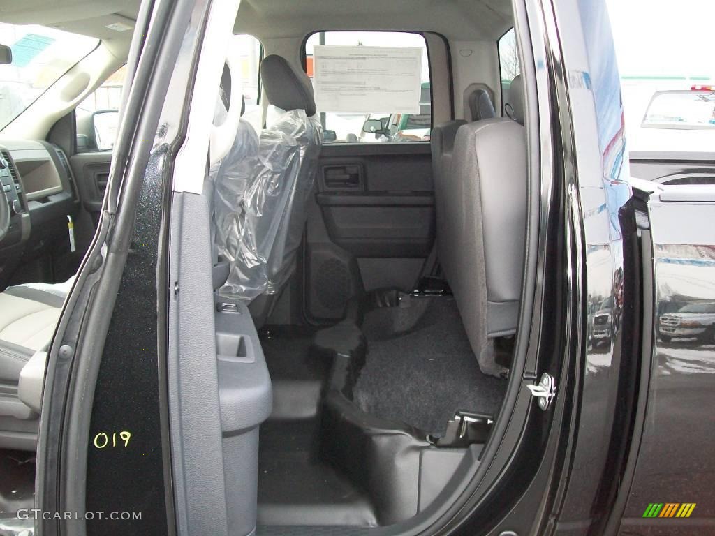2009 Ram 1500 ST Quad Cab 4x4 - Brilliant Black Crystal Pearl / Dark Slate/Medium Graystone photo #12