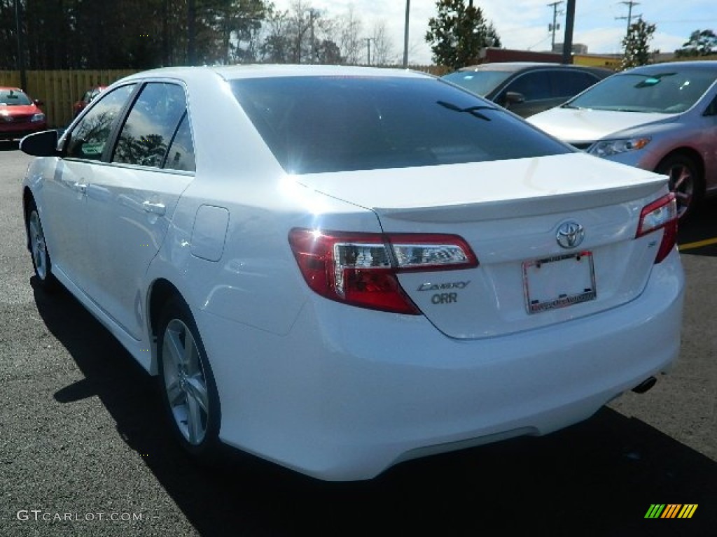 2013 Camry SE - Super White / Black/Ash photo #5