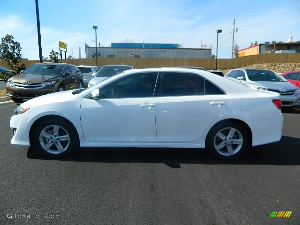2013 Camry SE - Super White / Black/Ash photo #6
