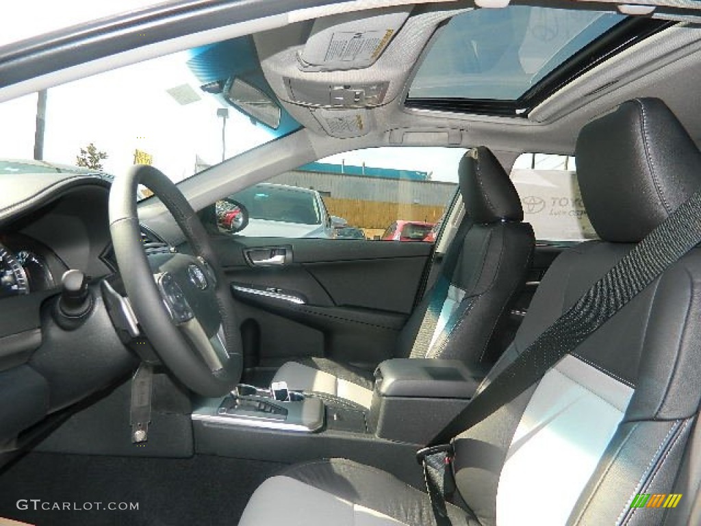 2013 Camry SE - Super White / Black/Ash photo #12