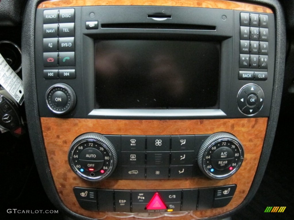 2009 Mercedes-Benz R 350 4Matic Controls Photo #77275943