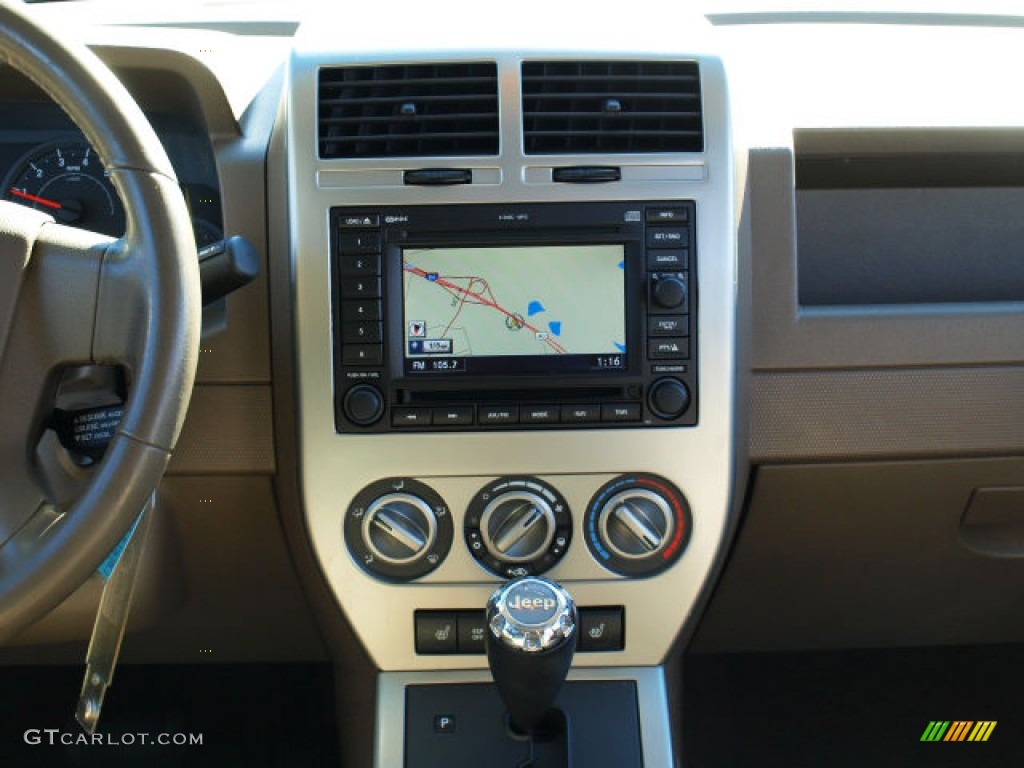 2007 Jeep Compass Limited Controls Photos