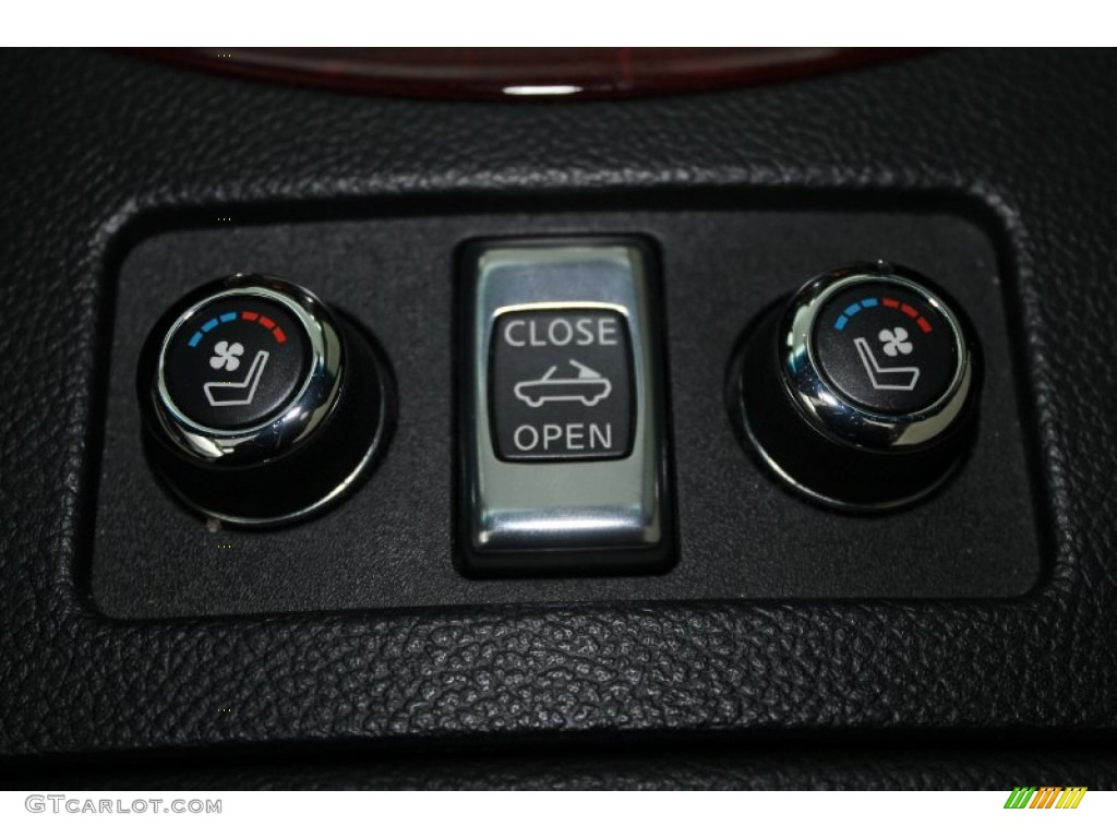 2009 Infiniti G 37 Convertible Controls Photo #77277686