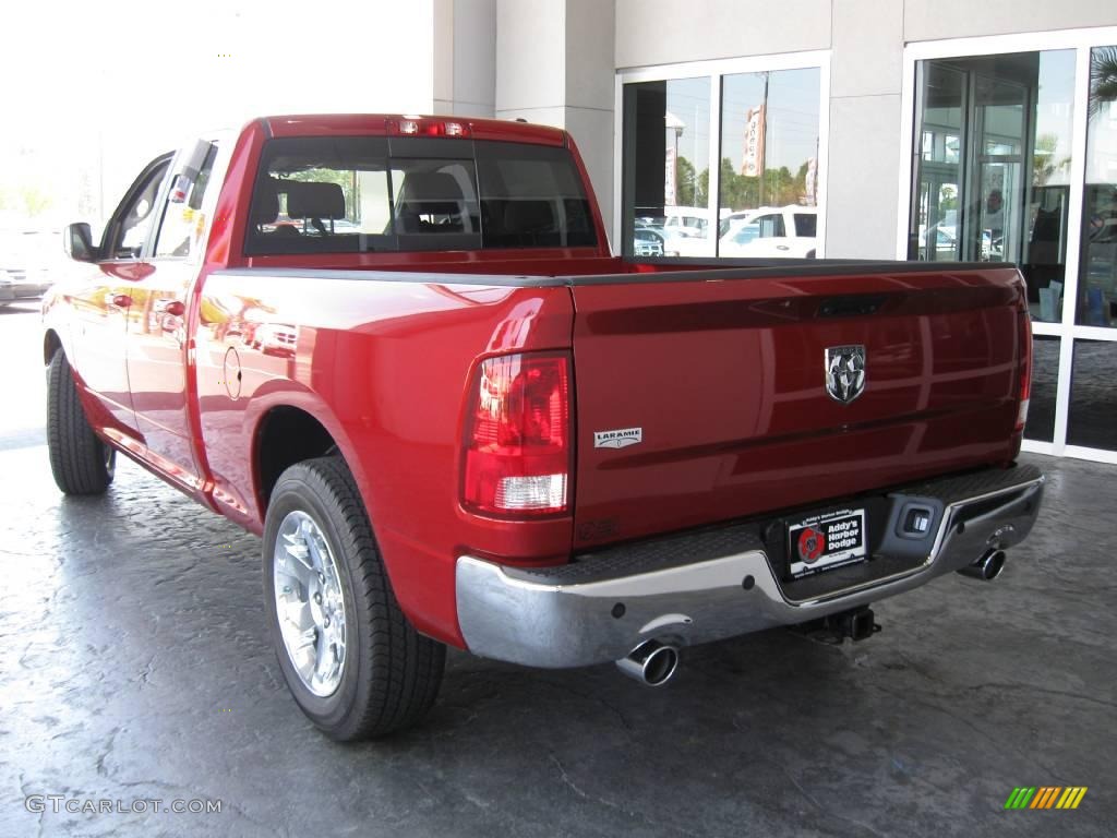 2009 Ram 1500 Laramie Quad Cab - Inferno Red Crystal Pearl / Light Pebble Beige/Bark Brown photo #4