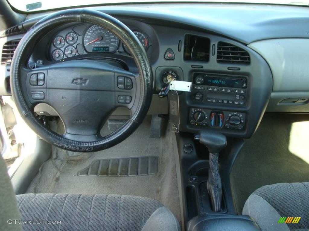 2004 Chevrolet Monte Carlo SS Medium Gray Dashboard Photo #77280129