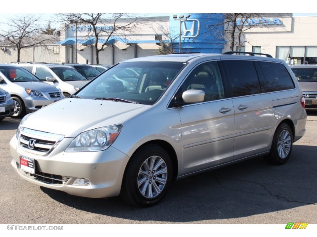 Silver Pearl Metallic Honda Odyssey