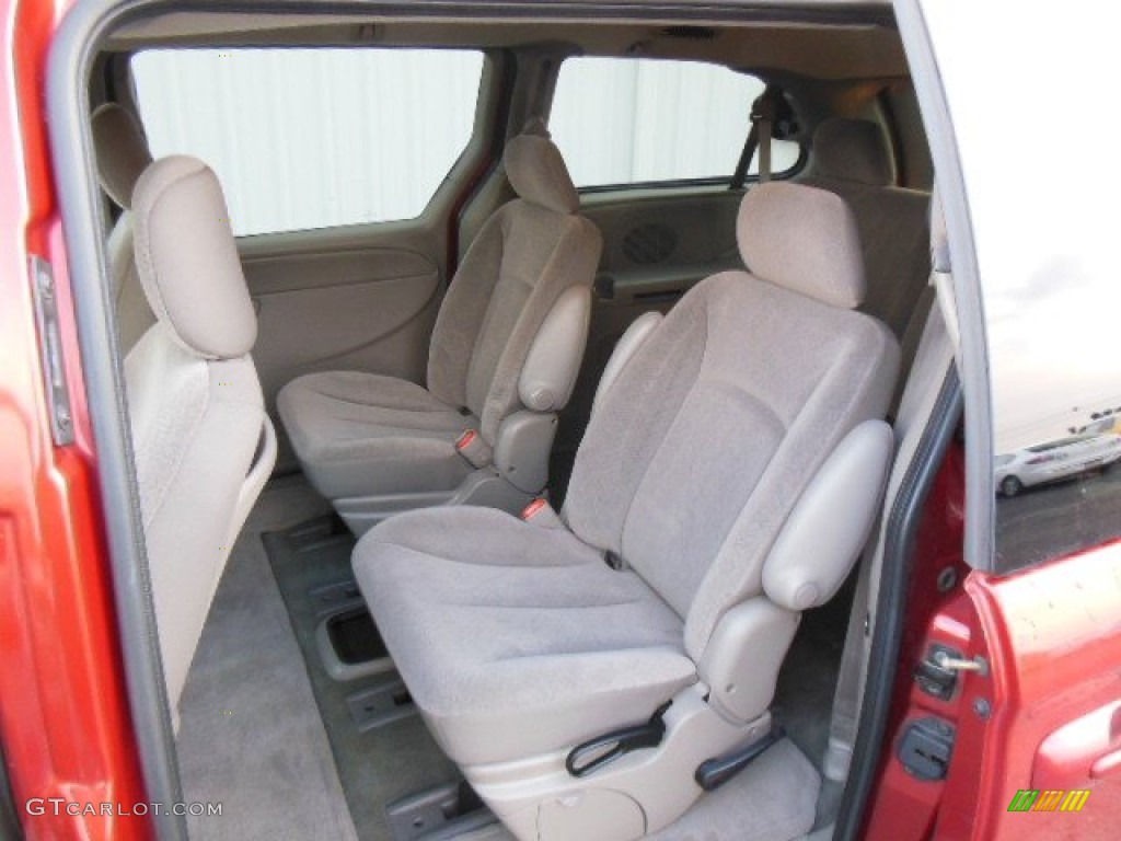 2002 Grand Caravan eL - Inferno Red Pearl / Taupe photo #10