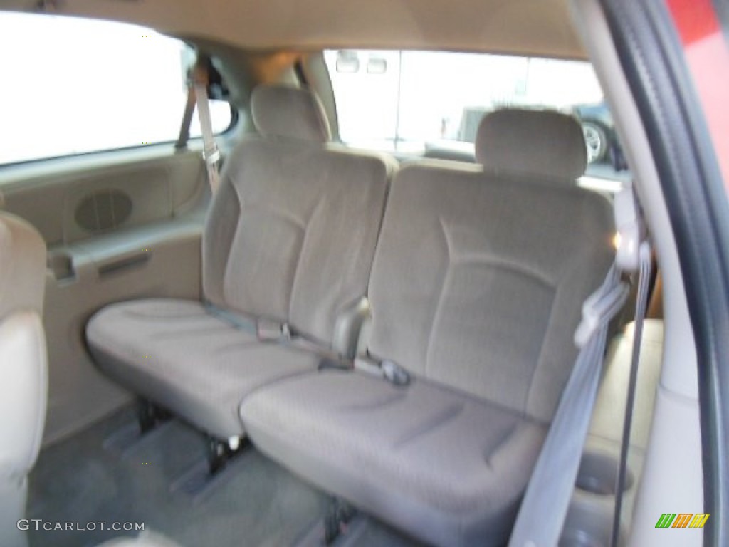 2002 Grand Caravan eL - Inferno Red Pearl / Taupe photo #11