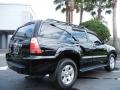 Black - 4Runner SR5 Photo No. 7