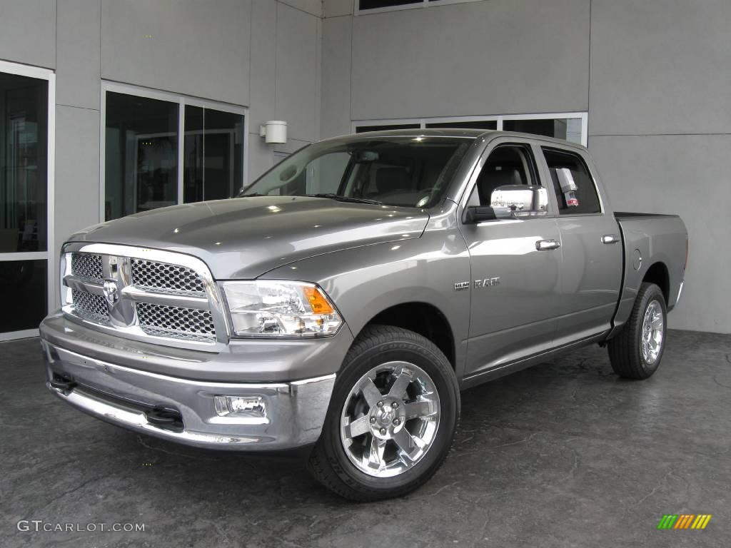 2009 Ram 1500 Laramie Crew Cab 4x4 - Mineral Gray Metallic / Dark Slate Gray photo #1