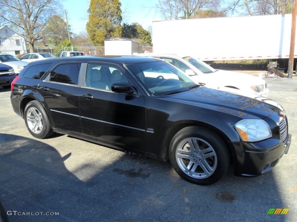 Brilliant Black Crystal Pearl 2005 Dodge Magnum R/T Exterior Photo #77288265