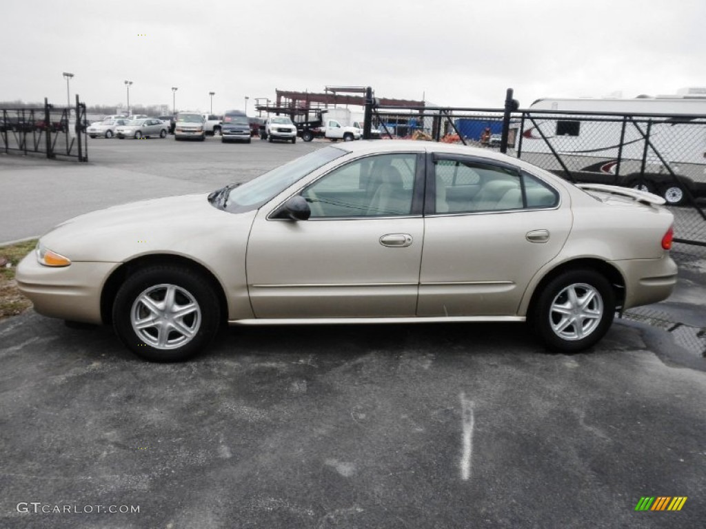 2003 Alero GL Sedan - Sandstone Metallic / Neutral photo #4