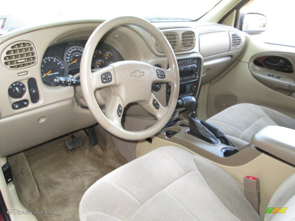 Light Cashmere Interior 2004 Chevrolet TrailBlazer LT 4x4 Photo #77290107