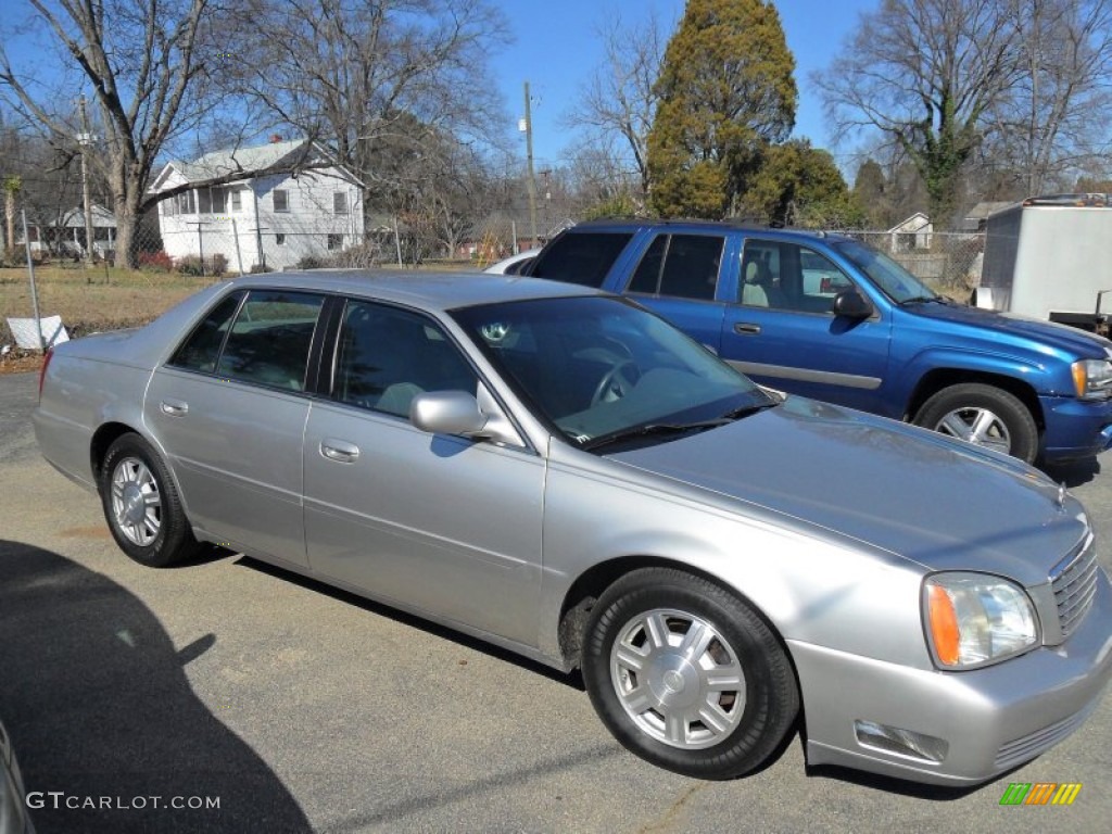 Light Platinum 2005 Cadillac DeVille Sedan Exterior Photo #77290658