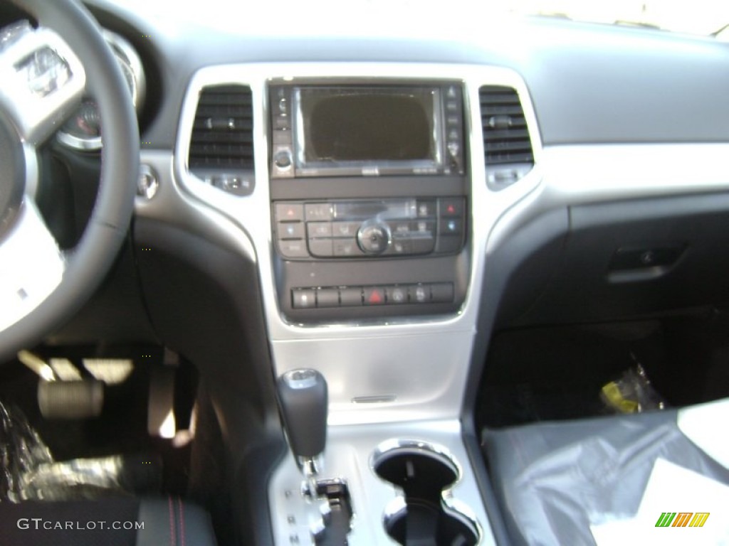 2013 Grand Cherokee Trailhawk 4x4 - Bright Silver Metallic / Trailhawk Black/Red Stitching photo #4