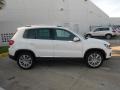 Candy White - Tiguan SE Photo No. 8