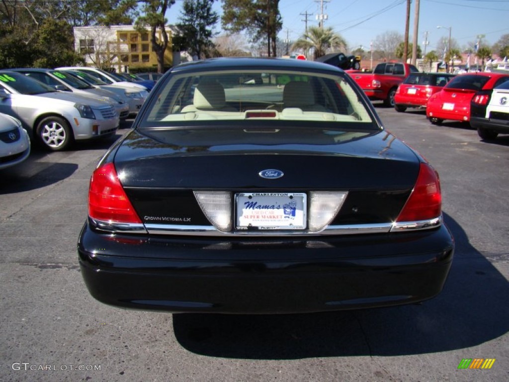 2006 Crown Victoria LX - Black / Charcoal Black photo #7