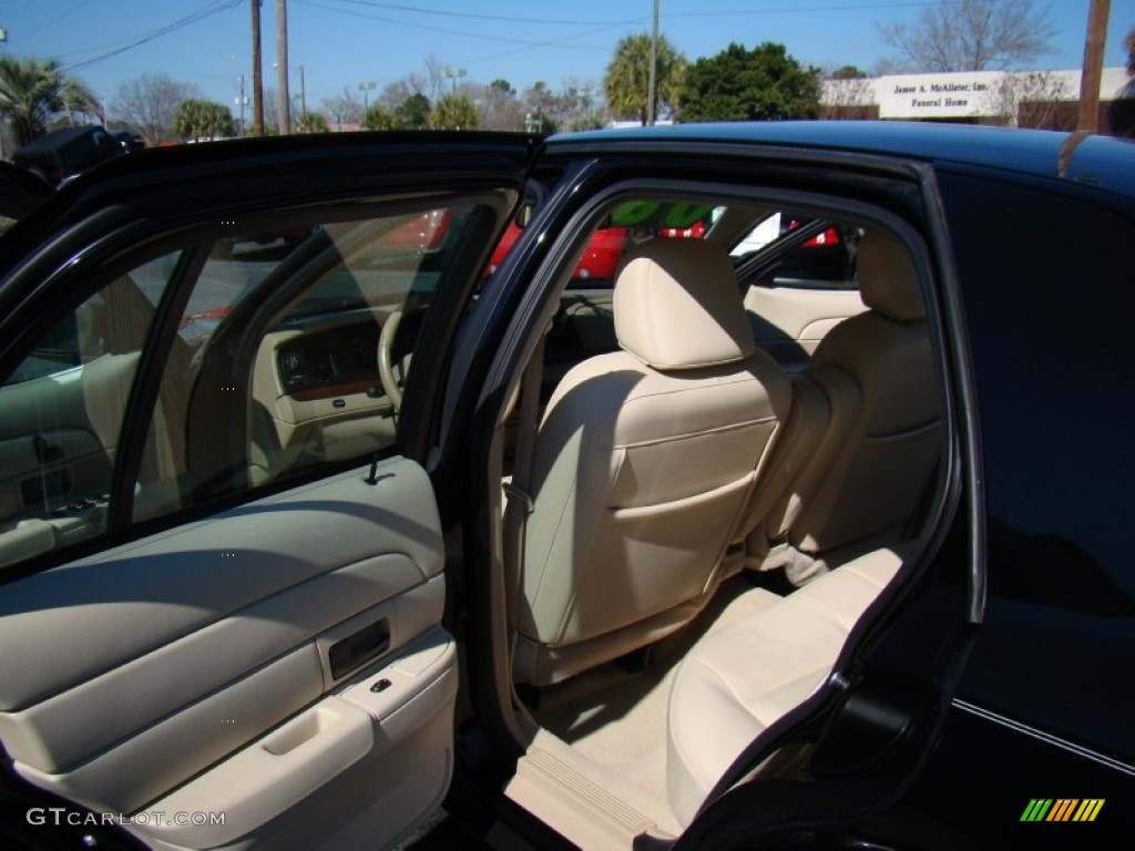 2006 Crown Victoria LX - Black / Charcoal Black photo #10