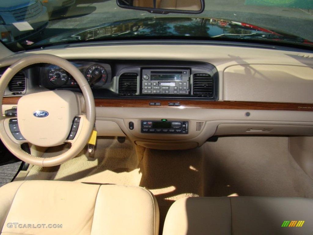 2006 Crown Victoria LX - Black / Charcoal Black photo #14