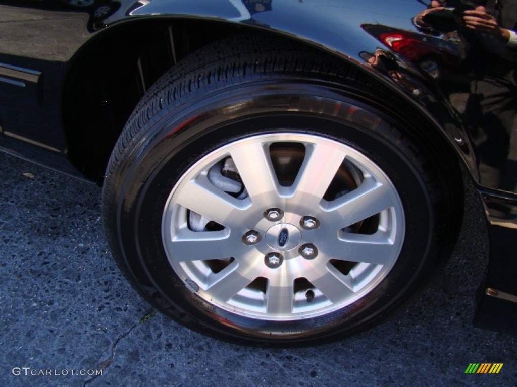 2006 Crown Victoria LX - Black / Charcoal Black photo #23