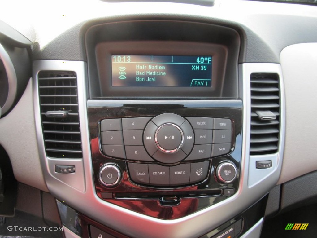 2013 Chevrolet Cruze LS Controls Photo #77296449