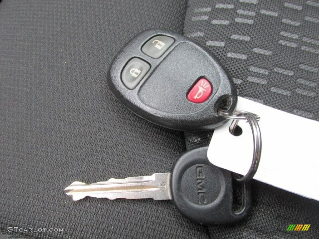 2009 GMC Acadia SLE AWD Keys Photos