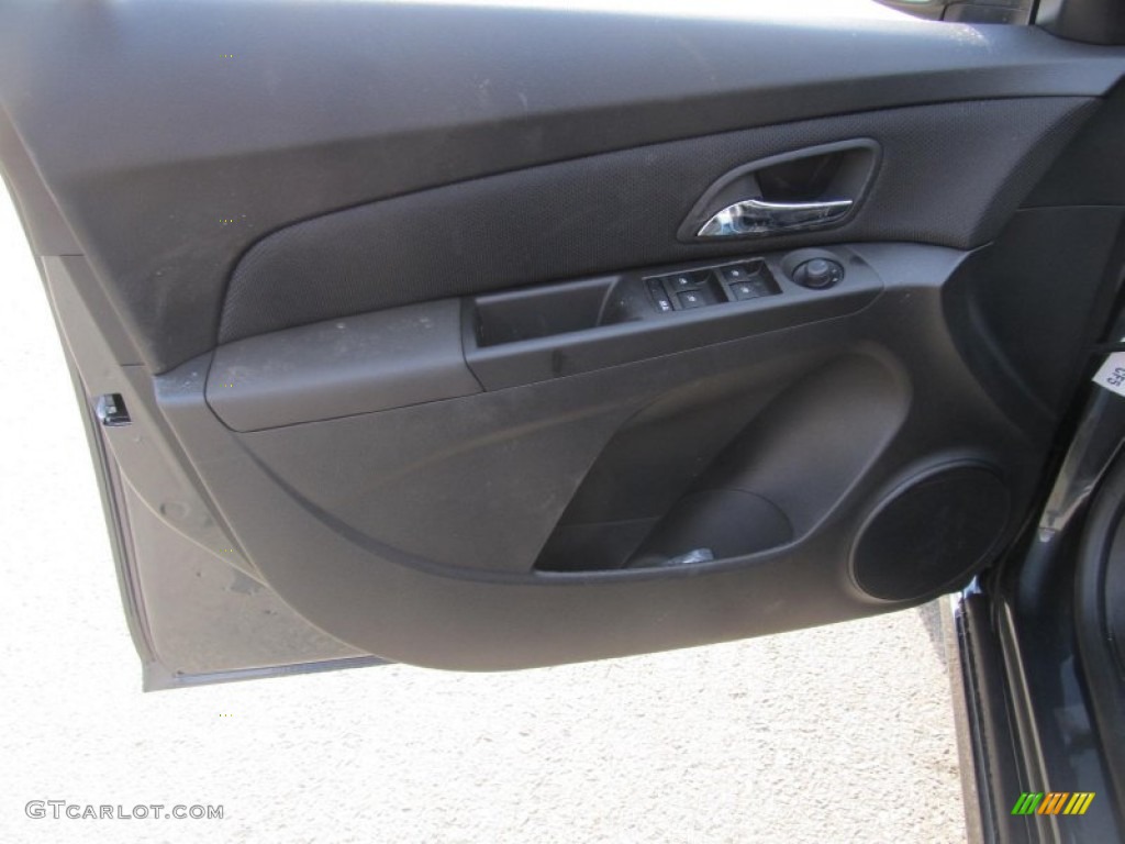 2013 Chevrolet Cruze LT/RS Jet Black Door Panel Photo #77297304