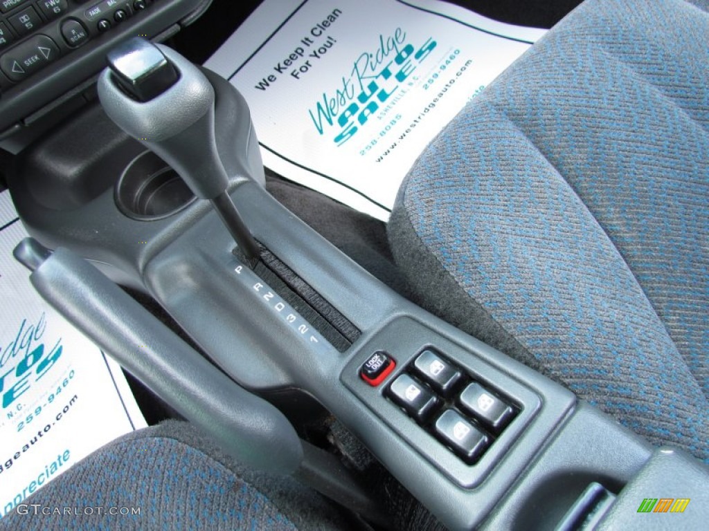1999 Cavalier LS Sedan - Black / Graphite photo #26