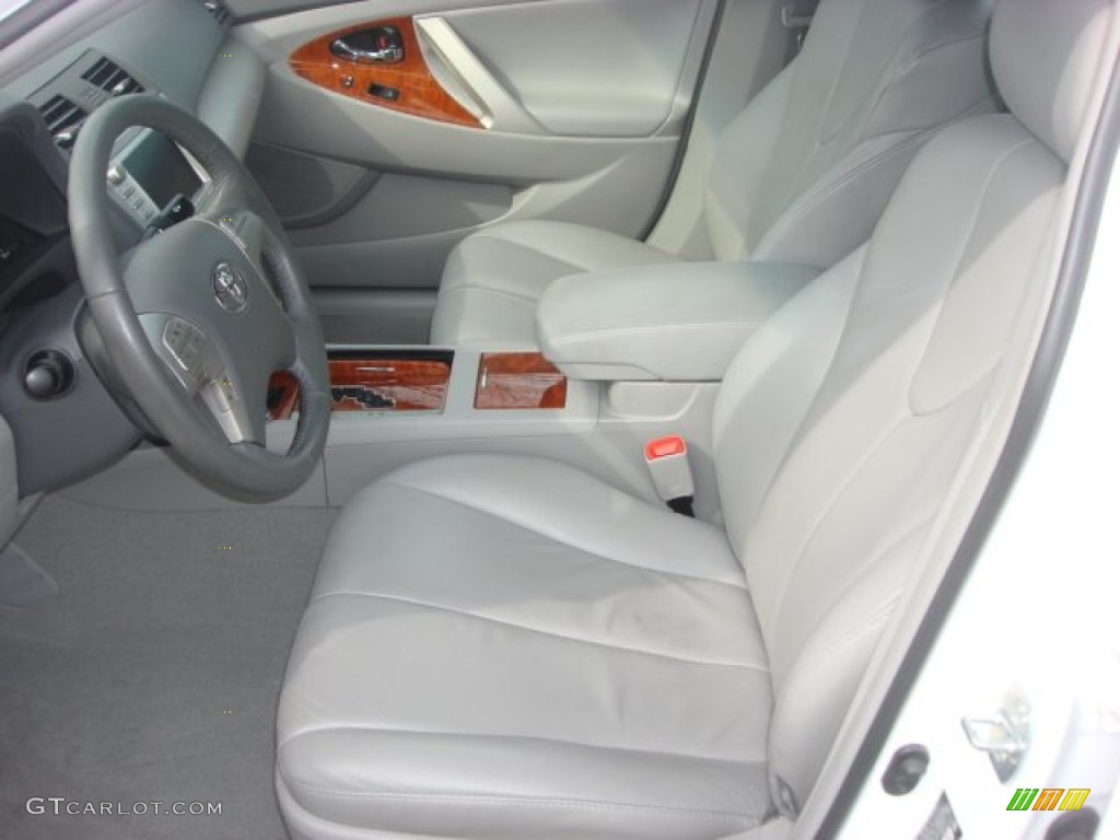 2011 Camry Hybrid - Super White / Ash photo #10