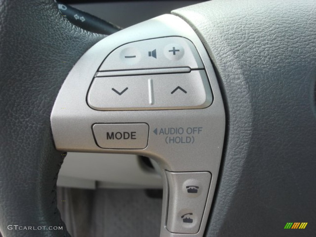 2011 Toyota Camry Hybrid Controls Photo #77301306