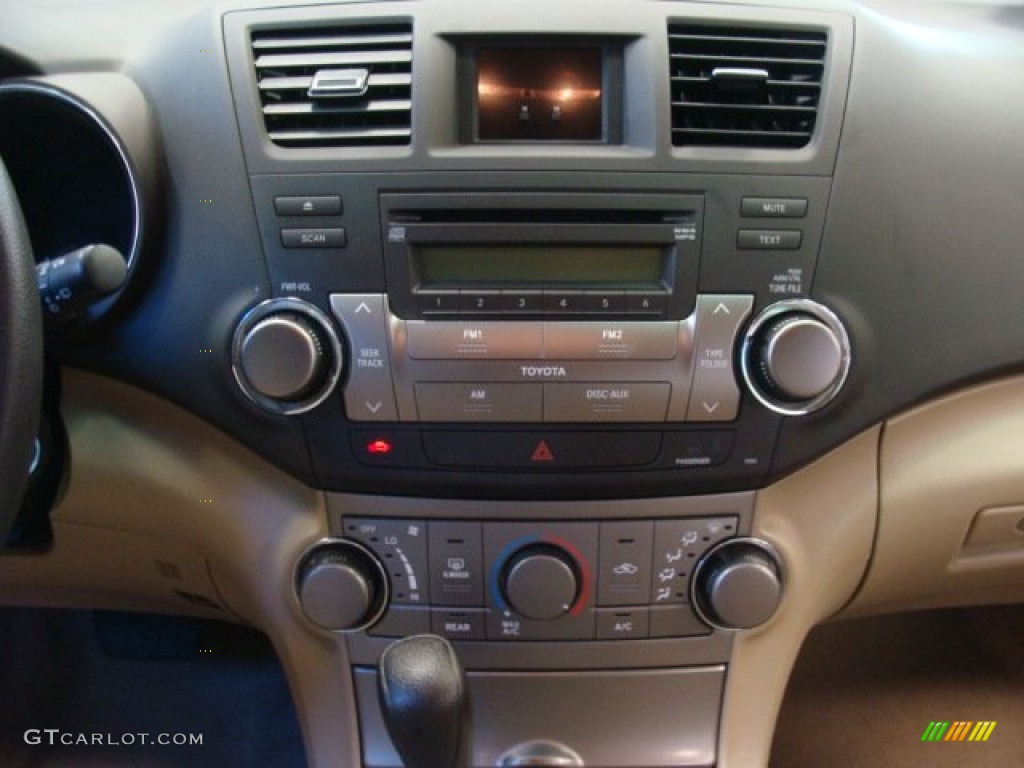 2010 Highlander V6 - Black / Sand Beige photo #10