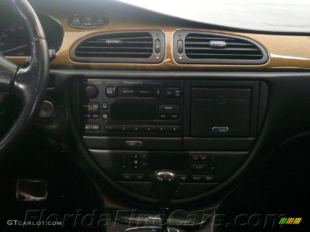 2002 S-Type 3.0 - Black / Charcoal photo #17