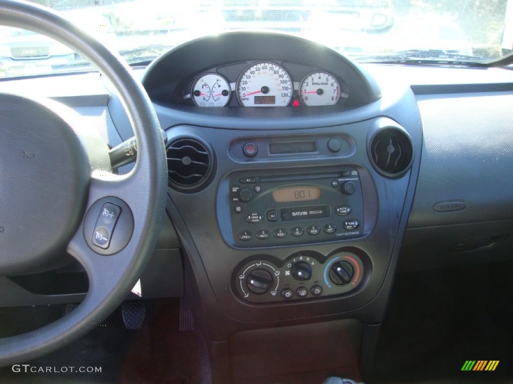 2003 Saturn ION 3 Quad Coupe Controls Photo #77302308