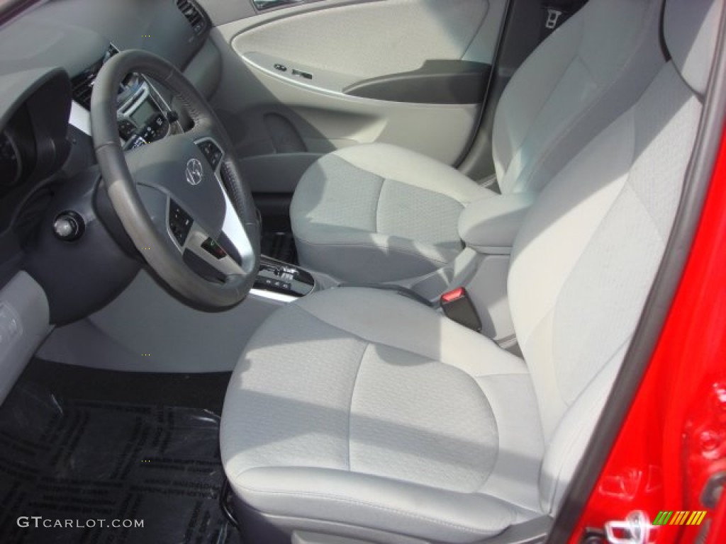 Gray Interior 2012 Hyundai Accent SE 5 Door Photo #77303804