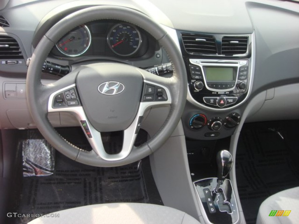 2012 Hyundai Accent SE 5 Door Dashboard Photos