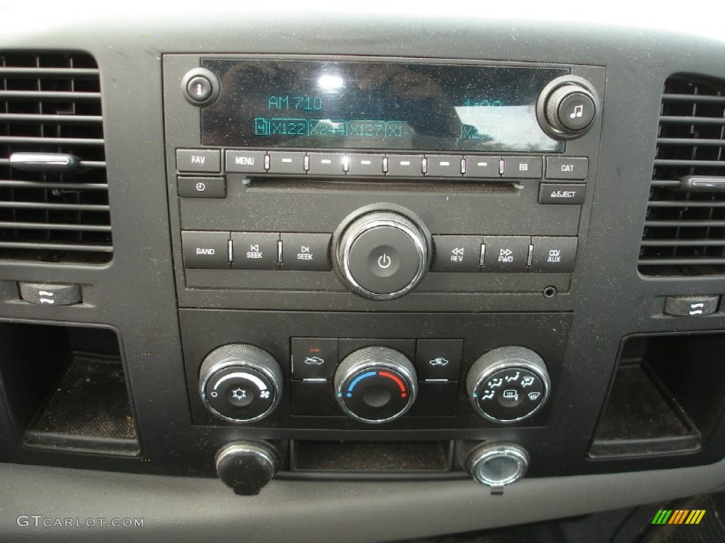 2008 Silverado 1500 LS Regular Cab 4x4 - Silver Birch Metallic / Dark Titanium photo #11