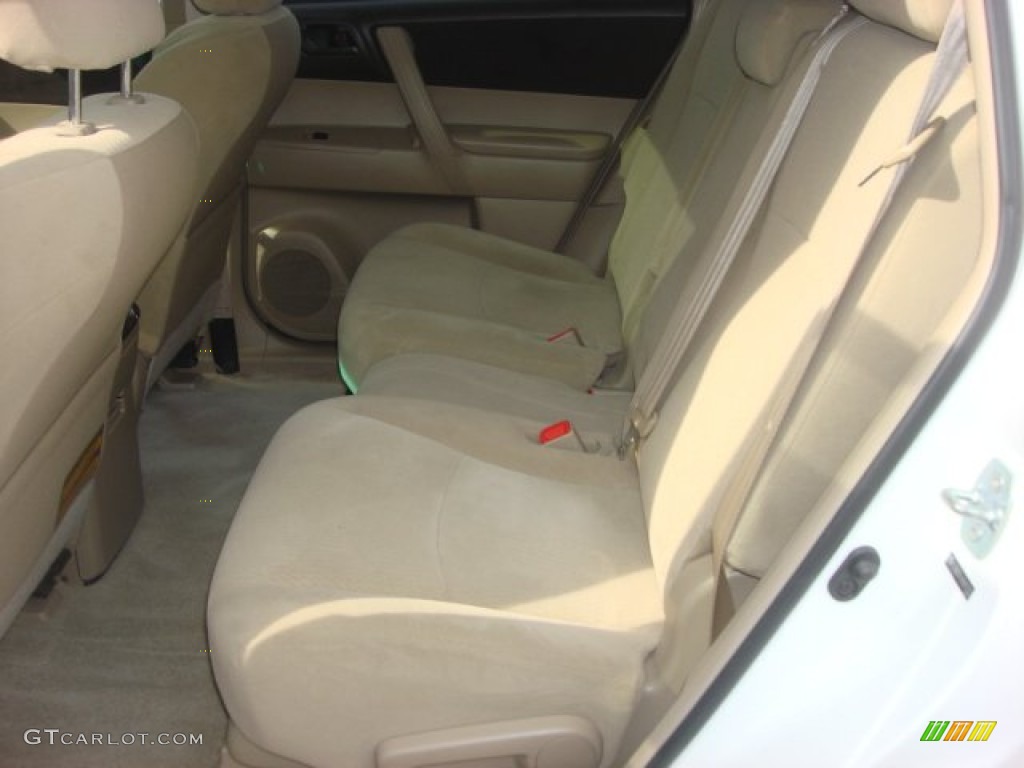2010 Toyota Highlander V6 4WD Rear Seat Photos