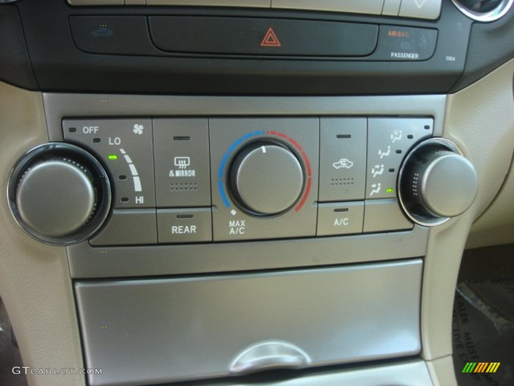 2010 Toyota Highlander V6 4WD Controls Photo #77304441