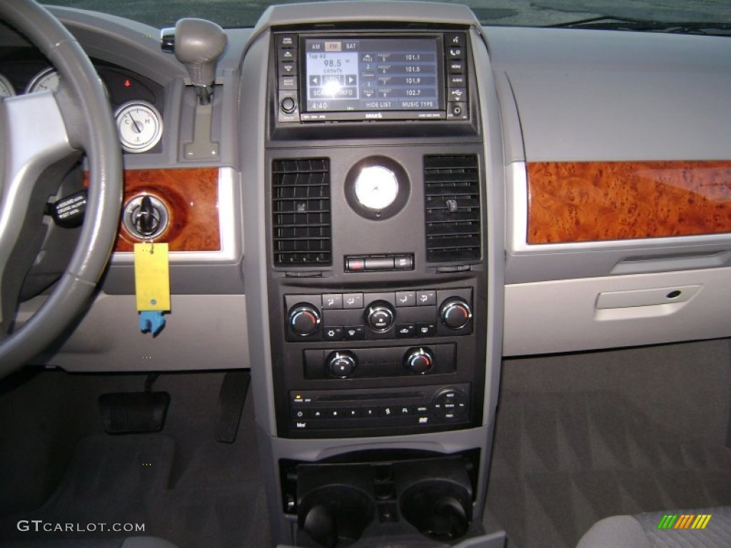 2008 Chrysler Town & Country Touring Controls Photo #77307550