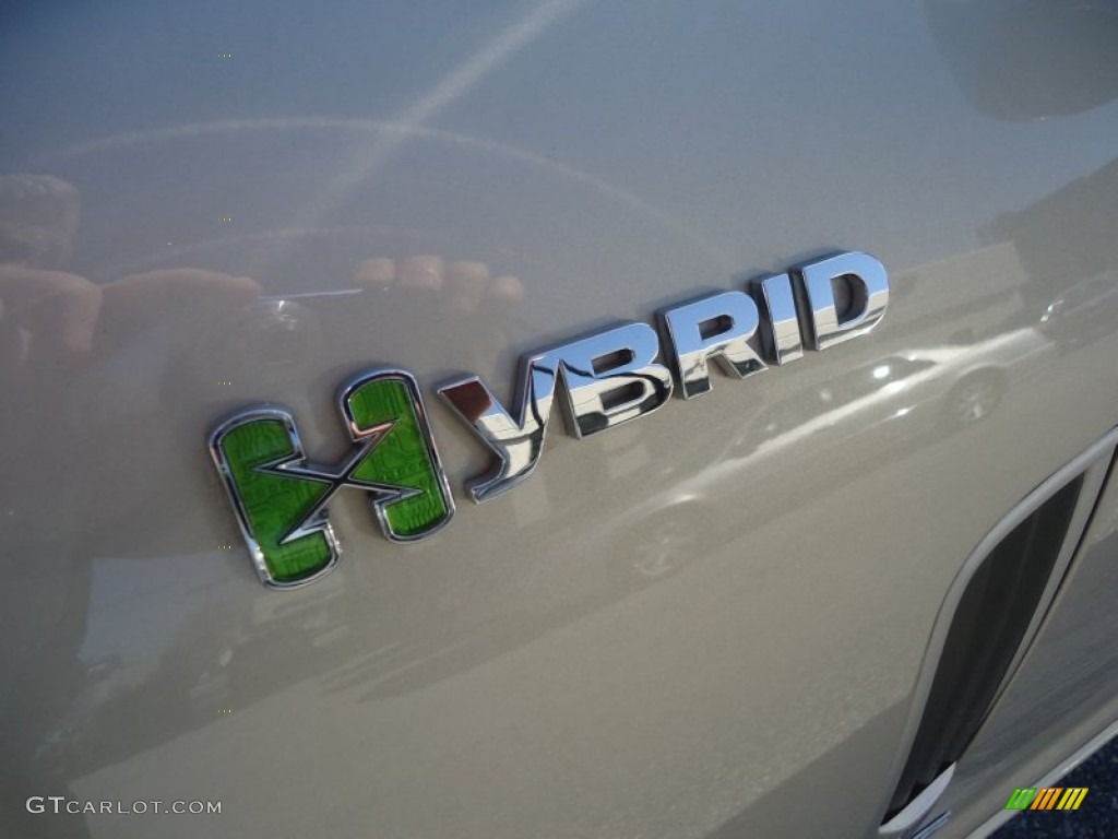 2009 Saturn VUE Green Line Hybrid Marks and Logos Photos