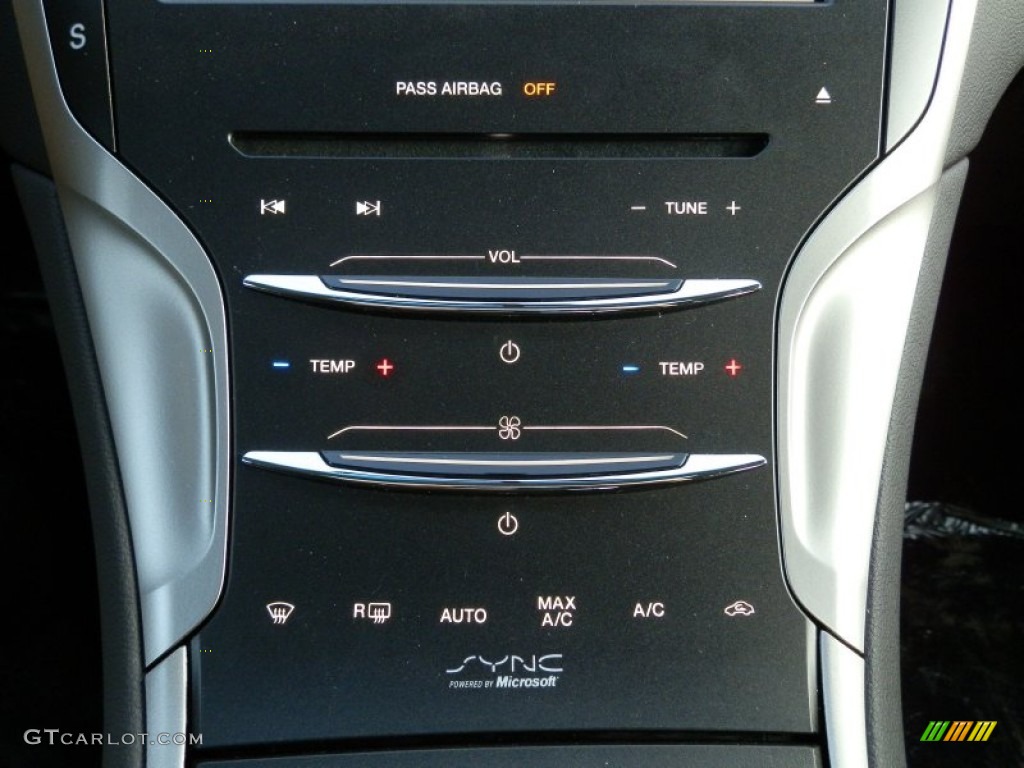 2013 Lincoln MKZ 2.0L EcoBoost AWD Controls Photo #77311702